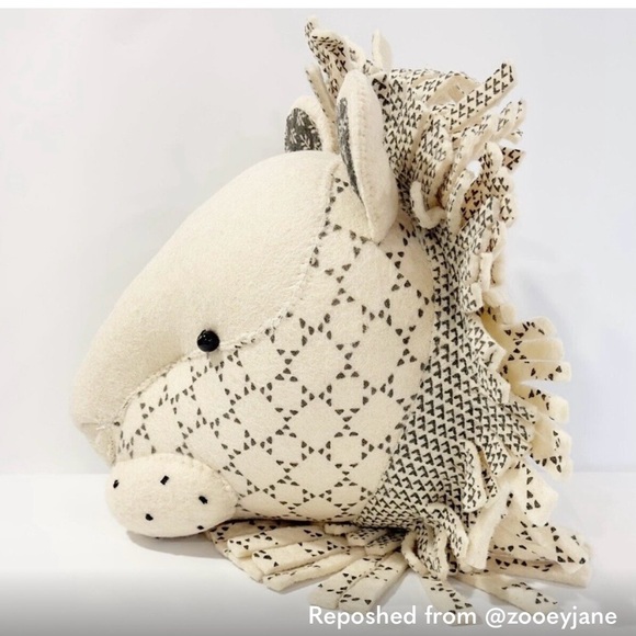 fiona Walker Lion Head Mount for Nursery wall decor. - Picture 1 of 3